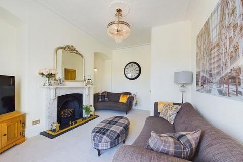 Flat 3, 11 Esplanade, Whitby, YO21 3HH