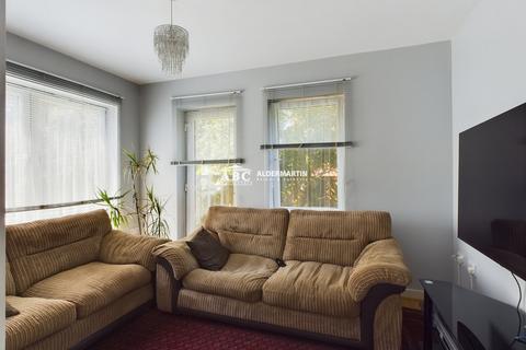 3 bedroom flat for sale, Fortune Avenue, Edgware, HA8