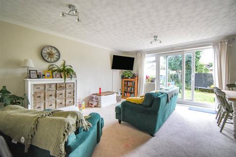 3 bedroom semi-detached house for sale, Hawthorn Rise, Hampshire RG27