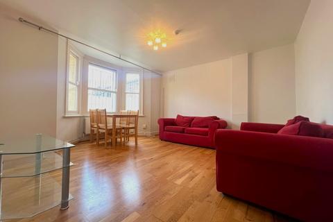 1 bedroom ground floor flat to rent, Rossiter Road, Balham, SW12