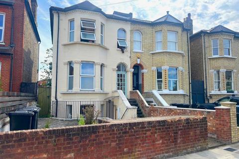 1 bedroom ground floor flat to rent, Rossiter Road, Balham, SW12