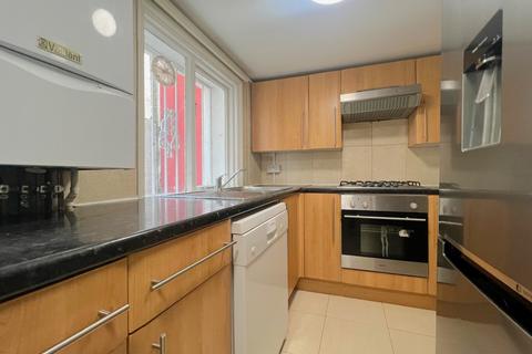 1 bedroom ground floor flat to rent, Rossiter Road, Balham, SW12