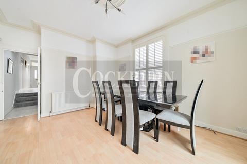 15 Halons Road, London, SE9 5BS