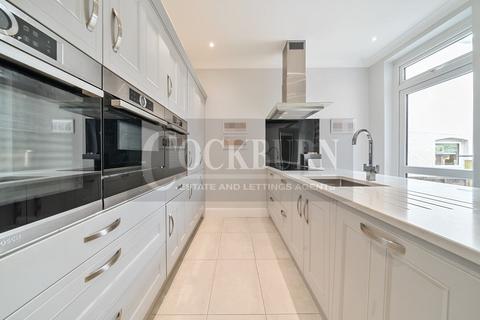 15 Halons Road, London, SE9 5BS