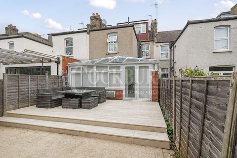 15 Halons Road, London, SE9 5BS