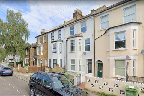 3 bedroom apartment for sale, Courthill Road, Lewisham, Greater London