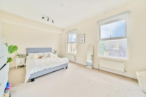 3 bedroom apartment for sale, Courthill Road, Lewisham, Greater London