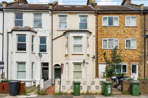 3 bedroom apartment for sale, Courthill Road, Lewisham, Greater London