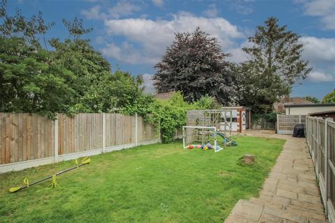 4 bedroom semi-detached bungalow for sale, Hatch Road, Pilgrims Hatch, Brentwood