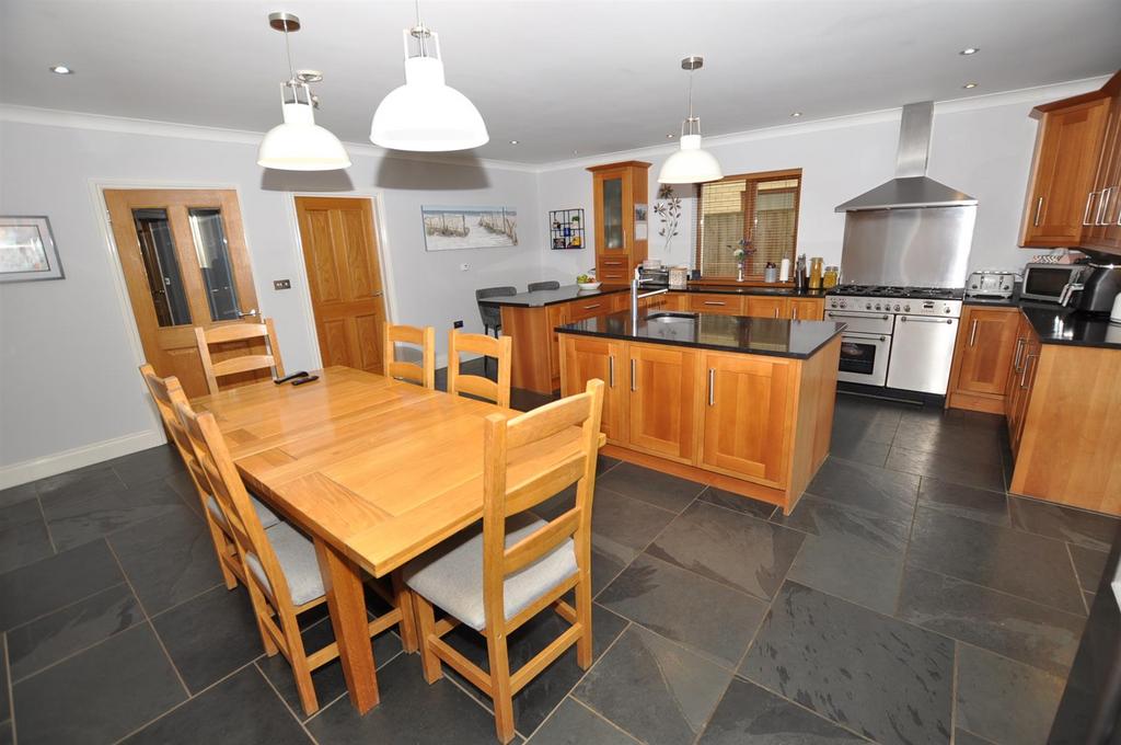 Open Plan Kitchen/Dining/Family Room