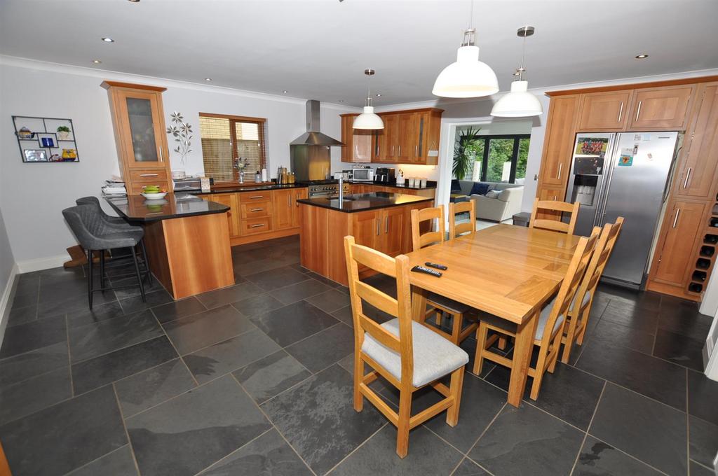 Open Plan Kitchen/Dining/Family Room