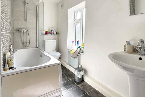 28 Albert Parade, Bristol, BS5 9EH