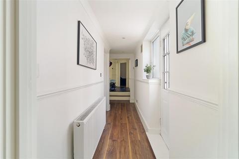 2 bedroom flat for sale, Worple Road, Epsom