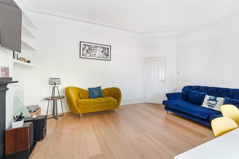 2 bedroom flat for sale, Worple Road, Epsom