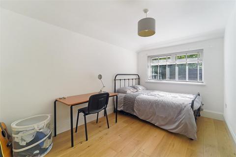 29a Worple Road, Epsom, KT18 5EP