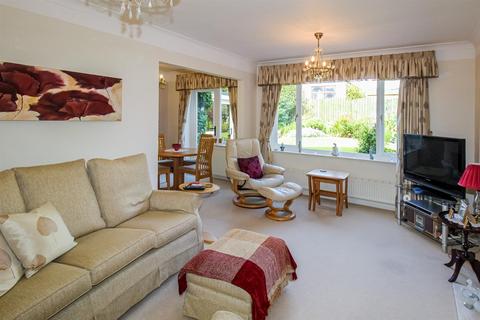 1 Edelshain Grove, Wakefield, WF2 6HG