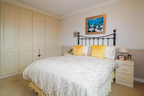 1 Edelshain Grove, Wakefield, WF2 6HG