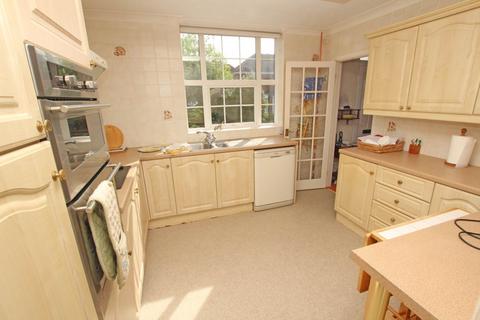 3 bedroom detached house for sale, Beristede Close, Eastbourne, BN20 7EQ