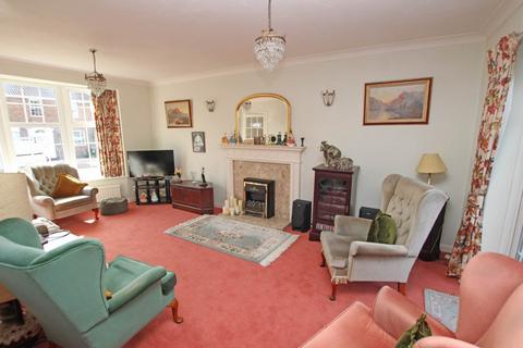 12 Beristede Close, Eastbourne, BN20 7EQ