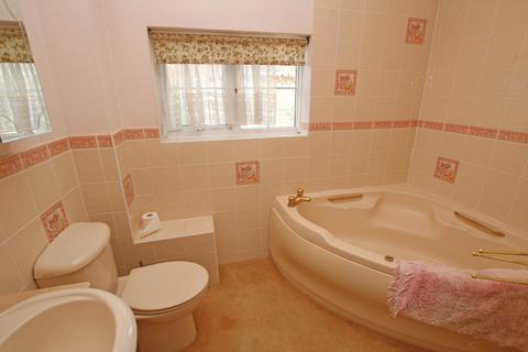 12 Beristede Close, Eastbourne, BN20 7EQ