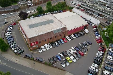 Industrial unit to rent, Queen Alexandra Road, Bucks, High Wycombe, HP11 2JX