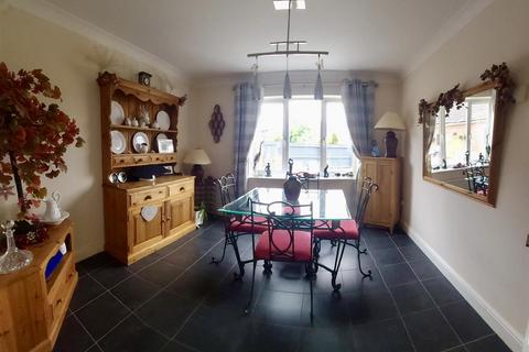 6 bedroom detached house for sale, Applebees Walk, Hinckley LE10