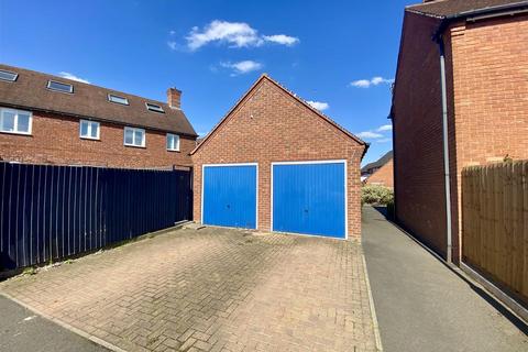 6 bedroom detached house for sale, Applebees Walk, Hinckley LE10