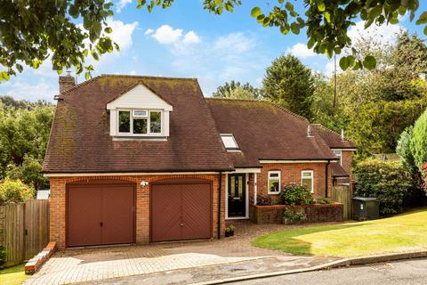 9 Chequer Grange, Forest Row, RH18 5AD