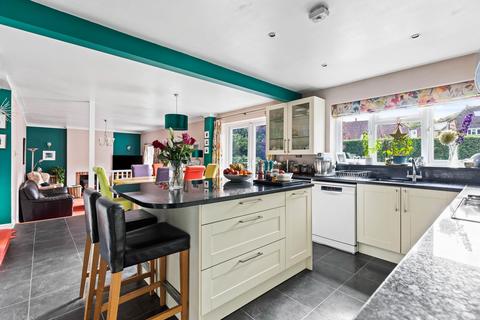 9 Chequer Grange, Forest Row, RH18 5AD