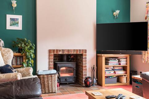 9 Chequer Grange, Forest Row, RH18 5AD
