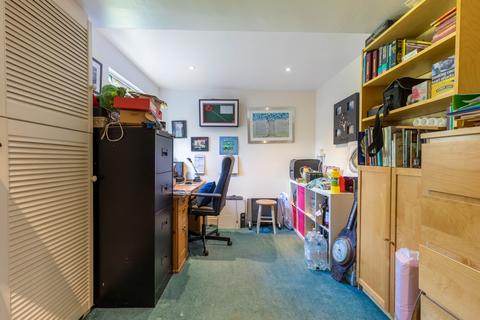 9 Chequer Grange, Forest Row, RH18 5AD