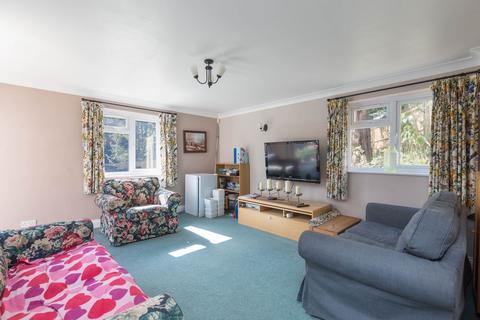 9 Chequer Grange, Forest Row, RH18 5AD