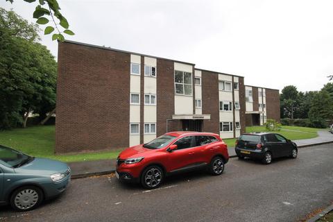 2 bedroom flat to rent, 10 New Colebrook Court