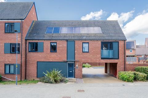 2 bedroom maisonette for sale, Flavius Gardens, Fairfields, Milton Keynes