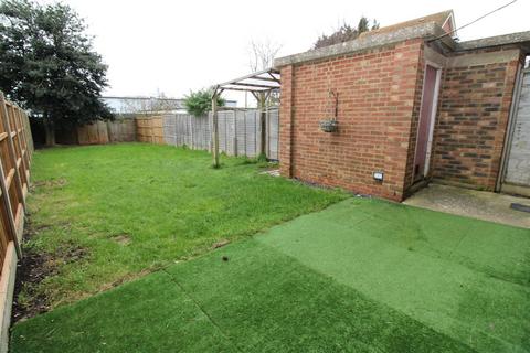 107 Clun Road, Wick, Littlehampton, BN17 7EG