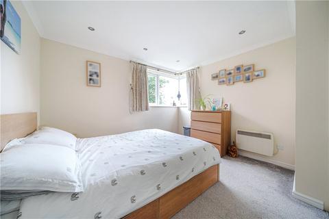 32 Hawkesworth Close, Northwood, HA6 2FT