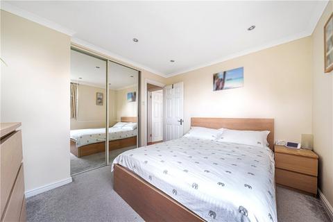 32 Hawkesworth Close, Northwood, HA6 2FT