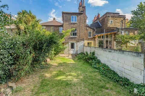 120 Warner Road, London, SE5 9HQ