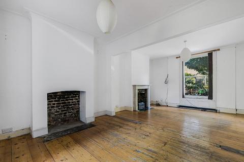 120 Warner Road, London, SE5 9HQ