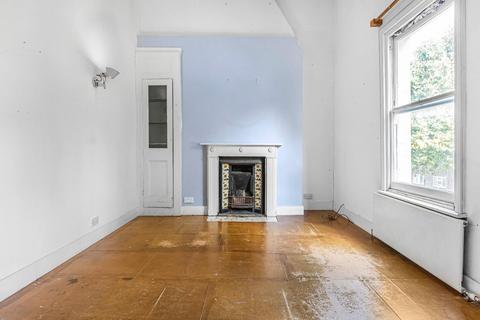 120 Warner Road, London, SE5 9HQ