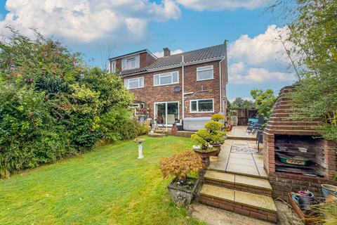 3 bedroom semi-detached house for sale, Glasseys Lane, Rayleigh SS6