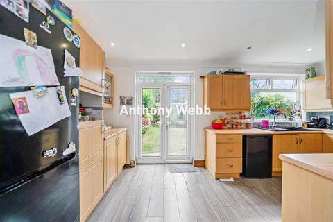 3 bedroom end of terrace house for sale, New Park Avenue, Palmers Green, N13