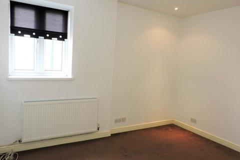 2 bedroom flat to rent, 123 Racecommon Road, Barnsley,