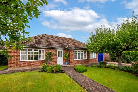 3 bedroom detached bungalow for sale, Meath Green Lane, Horley