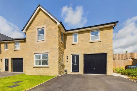 4 bedroom detached house for sale, Silkstone crescent, Buxton