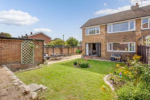 3 bedroom semi-detached house for sale, Stratford Drive, Wooburn Green, HP10