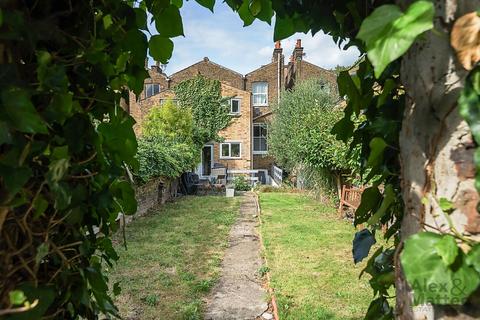 1 bedroom flat for sale, Southwark Park Road, Bermondsey, SE16