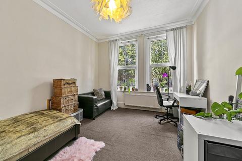 1 bedroom flat for sale, Kew Road, Richmond TW9