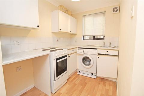 1 bedroom maisonette for sale, Bergamot Gardens, Walnut Tree, Milton Keynes