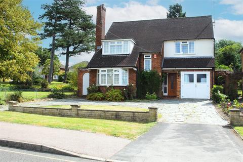 3 bedroom detached house for sale, Heath Road, Potters Bar EN6